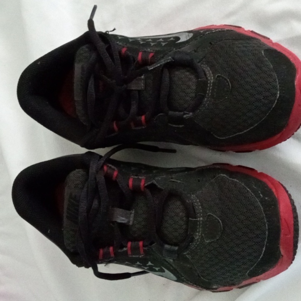 Used Nike youth shoes